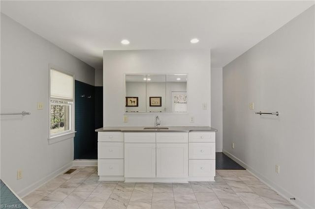 4285 Shattalon Drive, Winston-salem, NC 27106