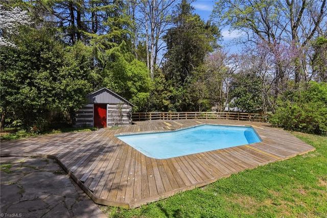 4285 Shattalon Drive, Winston-salem, NC 27106