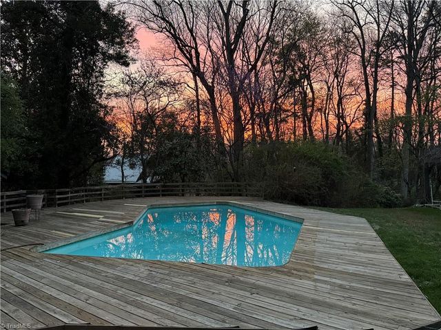 4285 Shattalon Drive, Winston-salem, NC 27106