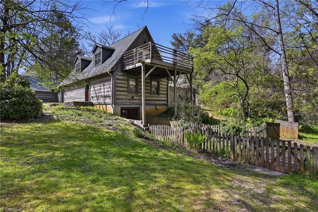 4285 Shattalon Drive, Winston-salem, NC 27106