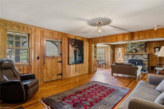 4285 Shattalon Drive, Winston-salem, NC 27106