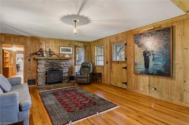 4285 Shattalon Drive, Winston-salem, NC 27106