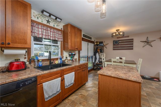 10770 Dot Avenue NE, Alliance, OH 44601