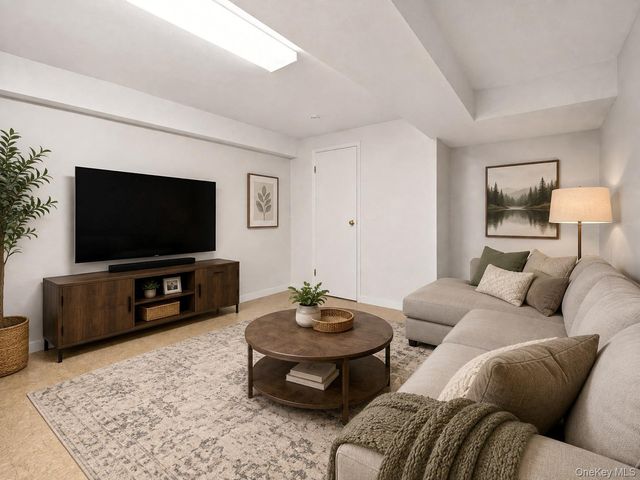 29 Tappen Court, Staten Island, NY 10304