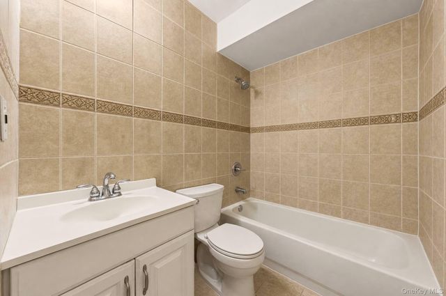 29 Tappen Court, Staten Island, NY 10304
