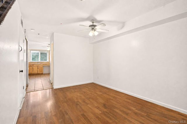 29 Tappen Court, Staten Island, NY 10304