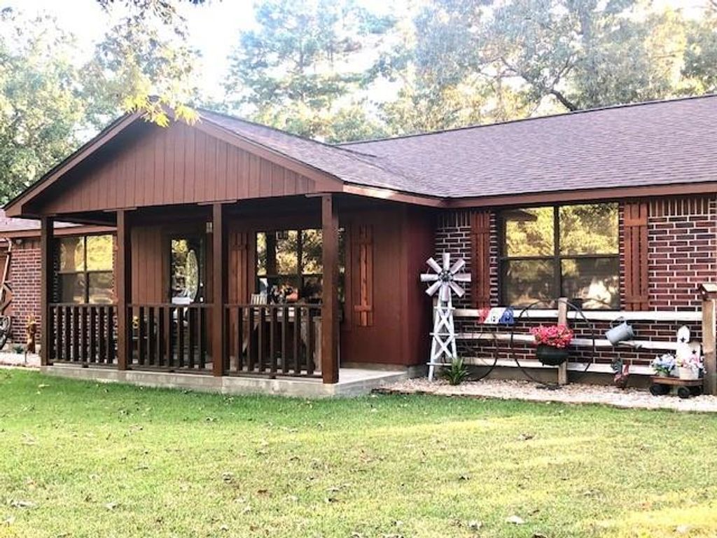36 Kalyn Road, Huntsville, TX 77340