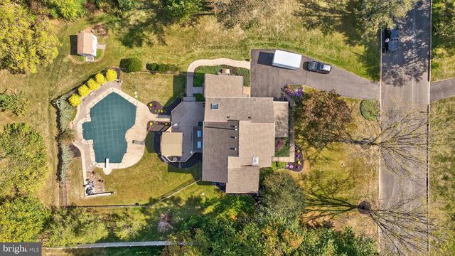 301 WINDY RUN RD, Doylestown, PA 18901