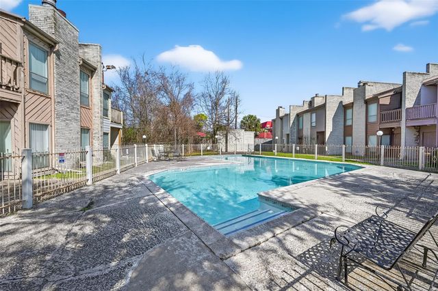 11280 Braes Forest Drive 406, Houston, TX 77071