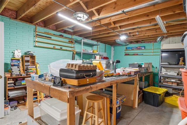 140 35th Street Dr SE 4, Cedar Rapids, IA 52403