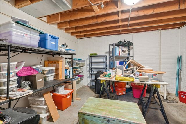 140 35th Street Dr SE 4, Cedar Rapids, IA 52403