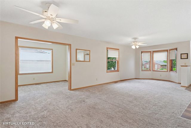 140 35th Street Dr SE 4, Cedar Rapids, IA 52403