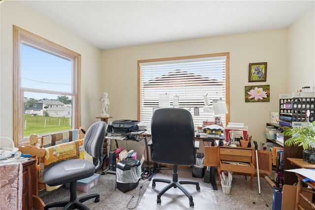 140 35th Street Dr SE 4, Cedar Rapids, IA 52403