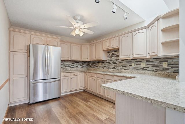 140 35th Street Dr SE 4, Cedar Rapids, IA 52403