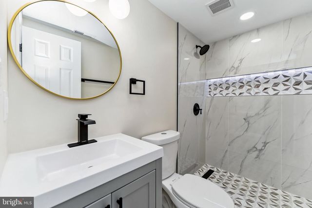 2425 LAURETTA AVE, Baltimore, MD 21223