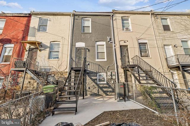 2425 LAURETTA AVE, Baltimore, MD 21223