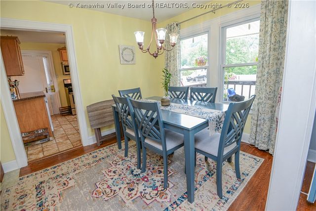 902 S B Street, St Albans, WV 25177