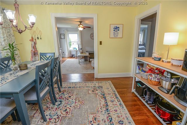 902 S B Street, St Albans, WV 25177