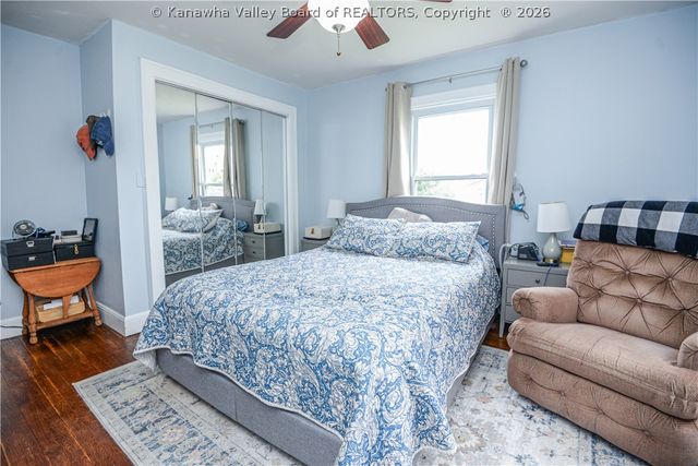 902 S B Street, St Albans, WV 25177