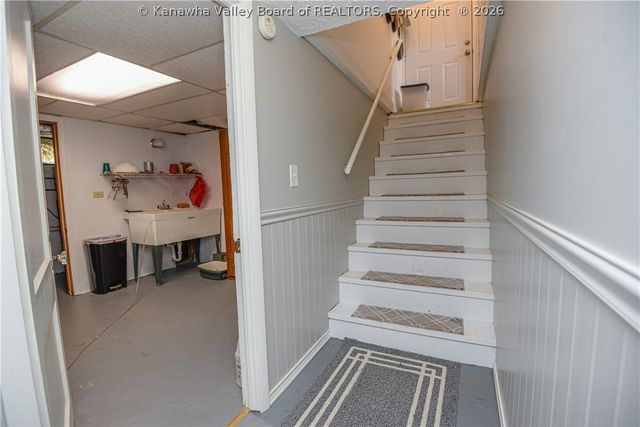 902 S B Street, St Albans, WV 25177