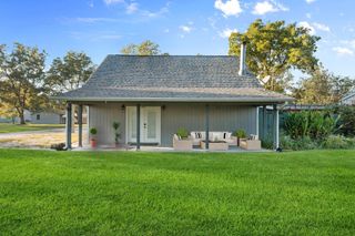 241 Bluff Drive, Livingston, TX 77351