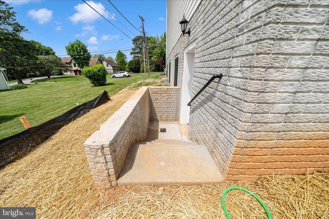 7349 2ND AVE, Sykesville, MD 21784