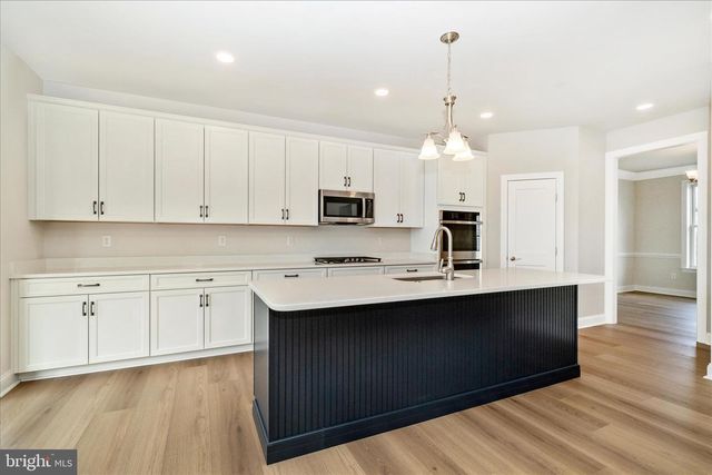 7349 2ND AVE, Sykesville, MD 21784