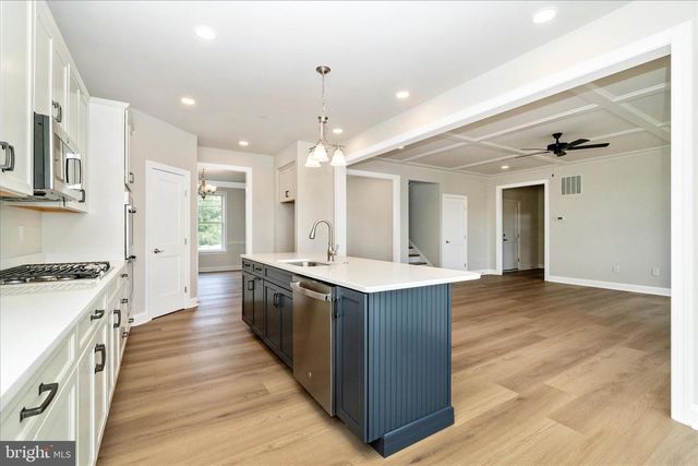 7349 2ND AVE, Sykesville, MD 21784