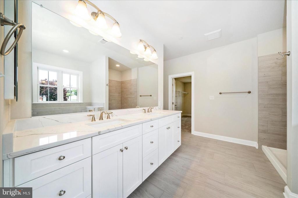 Image 10 of property listing at 7349 2ND AVE, Sykesville, MD 21784