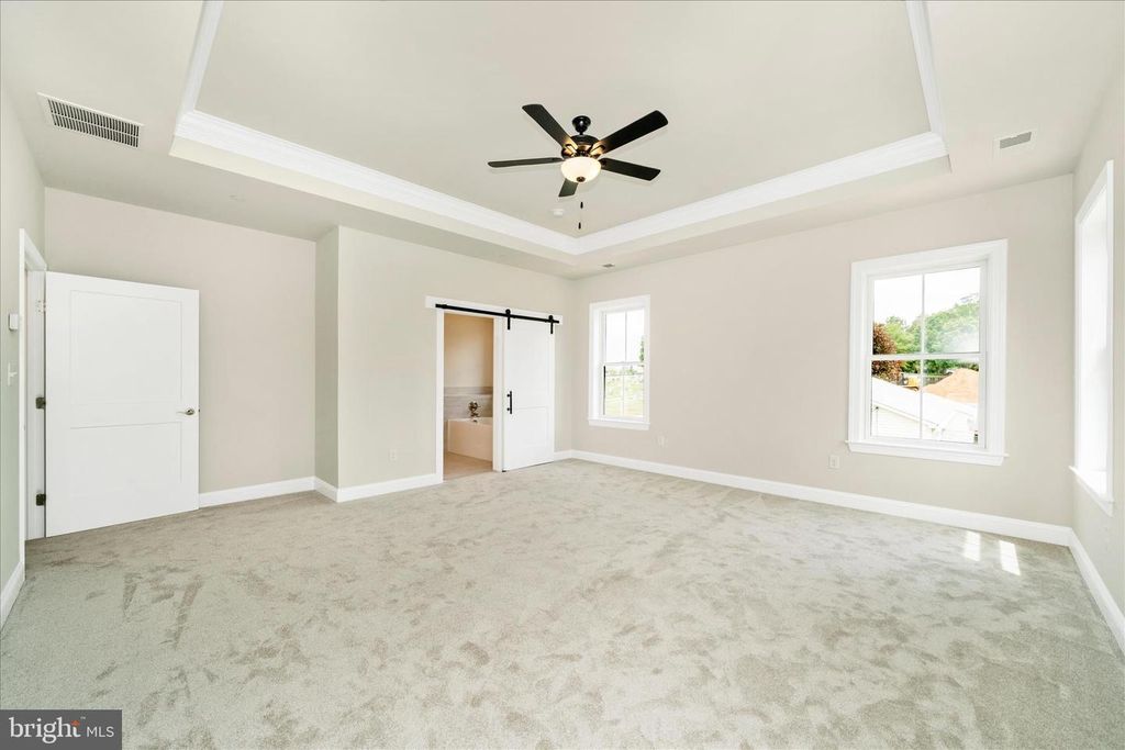 Image 14 of property listing at 7349 2ND AVE, Sykesville, MD 21784