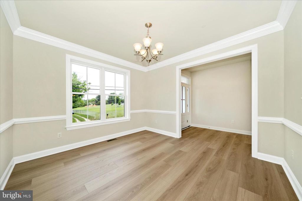 Image 20 of property listing at 7349 2ND AVE, Sykesville, MD 21784
