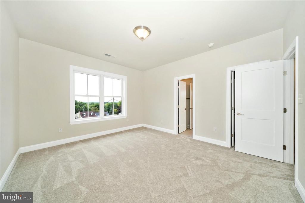 Image 28 of property listing at 7349 2ND AVE, Sykesville, MD 21784