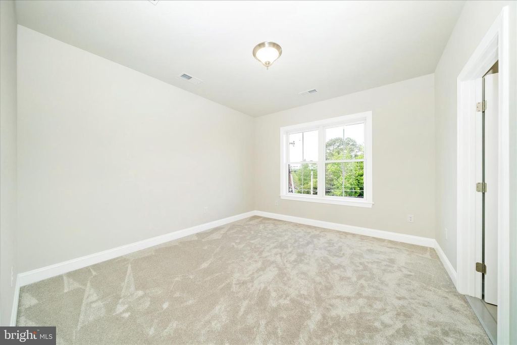 Image 32 of property listing at 7349 2ND AVE, Sykesville, MD 21784