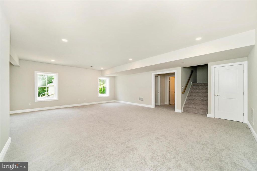 Image 37 of property listing at 7349 2ND AVE, Sykesville, MD 21784