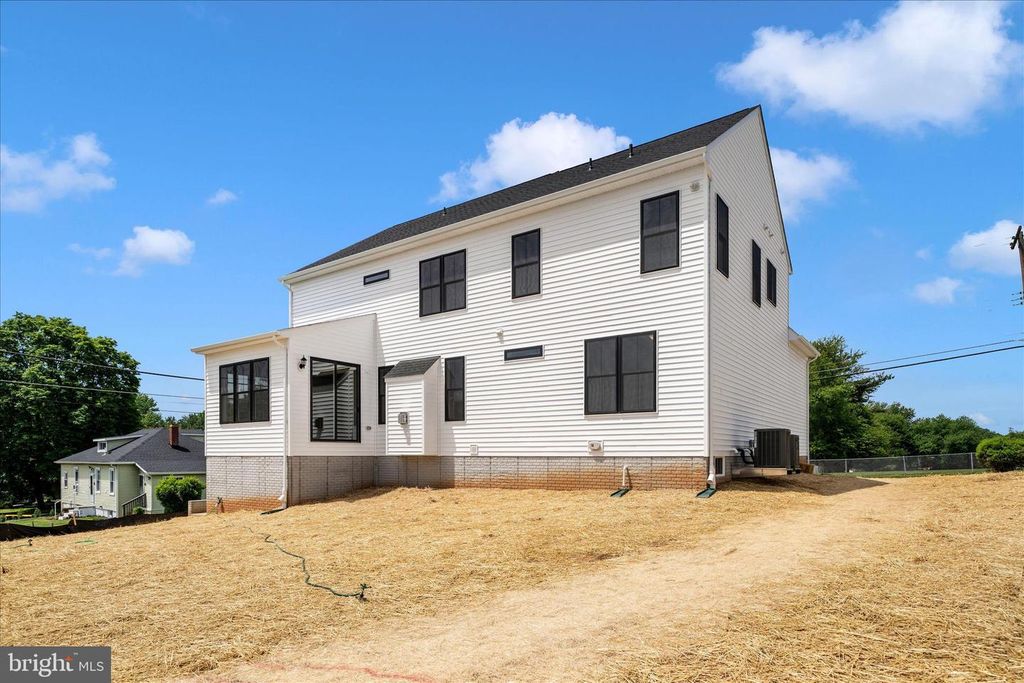 Image 45 of property listing at 7349 2ND AVE, Sykesville, MD 21784
