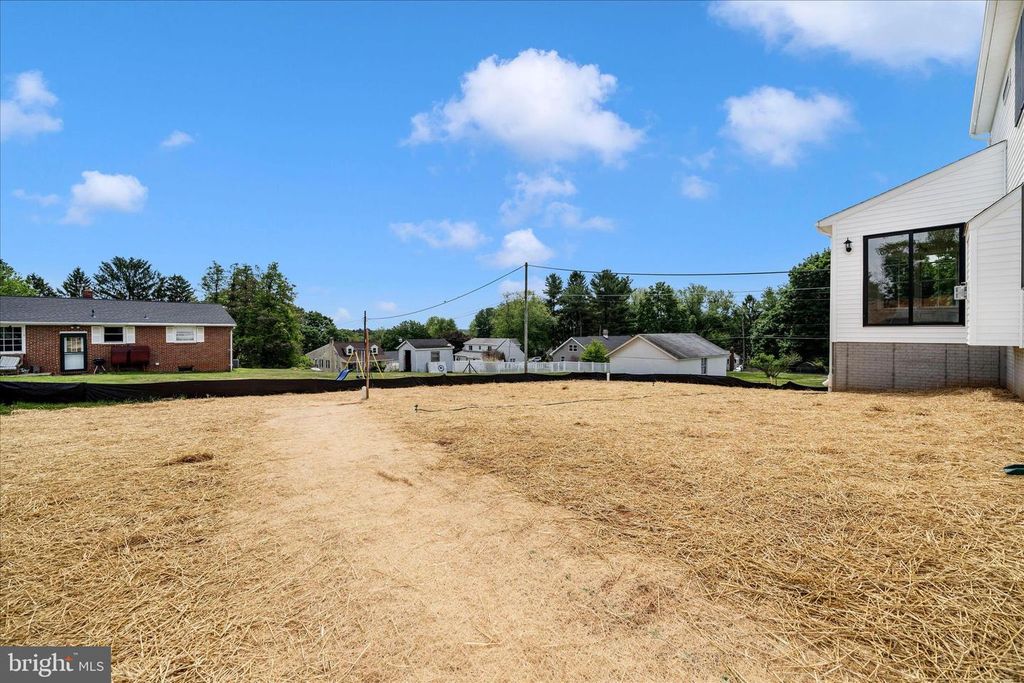 Image 47 of property listing at 7349 2ND AVE, Sykesville, MD 21784