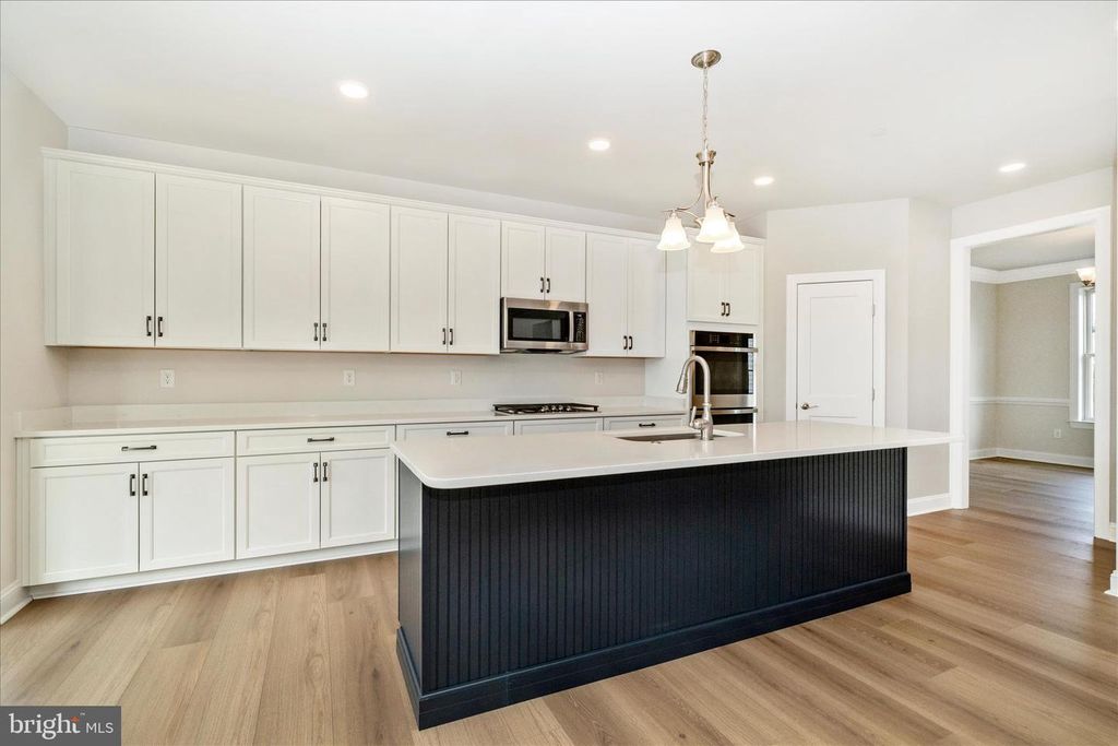 Image 5 of property listing at 7349 2ND AVE, Sykesville, MD 21784