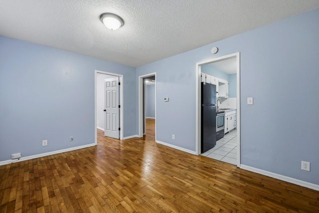1302 S Estate Avenue, Springfield, MO 65804