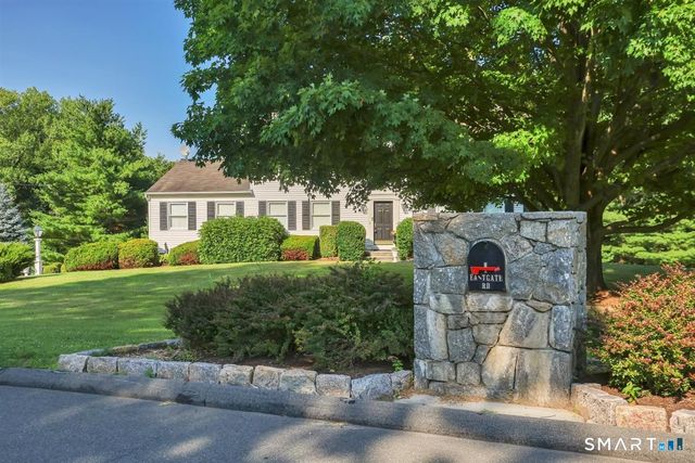 1 East Gate Road, Danbury, CT 06811