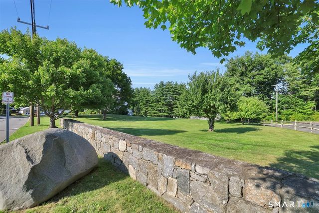 1 East Gate Road, Danbury, CT 06811