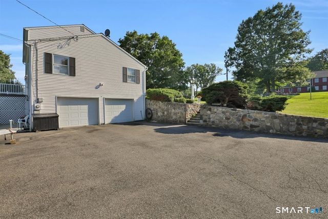 1 East Gate Road, Danbury, CT 06811