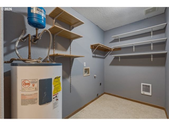 118 BALBOA Loop, Kelso, WA 98626