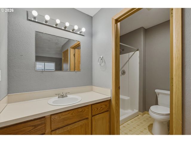 118 BALBOA Loop, Kelso, WA 98626