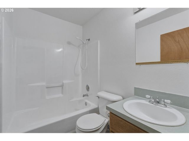 118 BALBOA Loop, Kelso, WA 98626