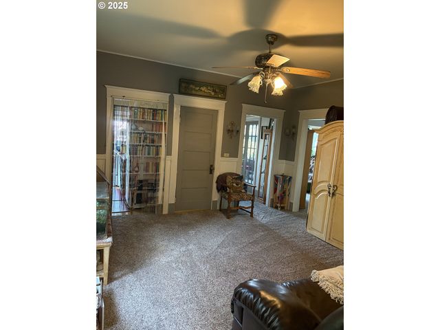 385 W MARINE Dr, Astoria, OR 97103