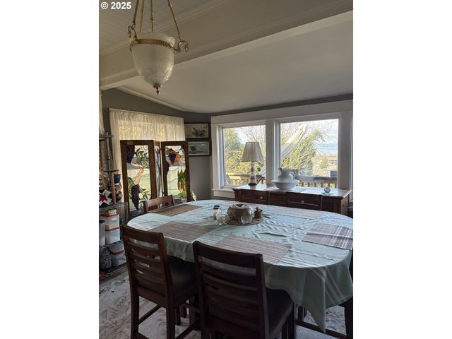 385 W MARINE Dr, Astoria, OR 97103