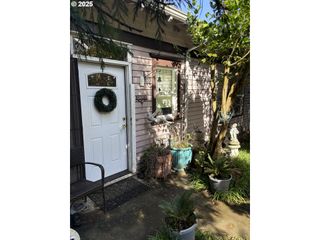 385 W MARINE Dr, Astoria, OR 97103
