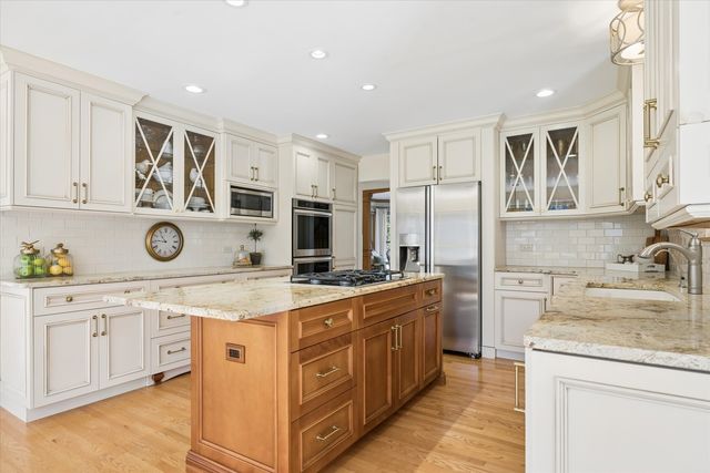 409 Claire Lane, Prospect Heights, IL 60070