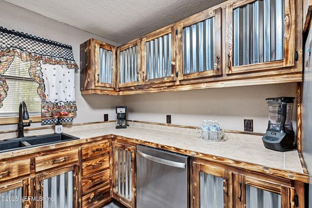 246 SIX POND Trail, Green Cove Springs, FL 32043