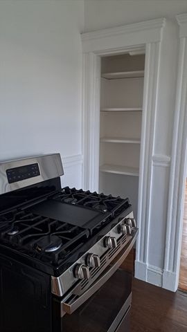 12 Jacob 3, Boston, MA 02124